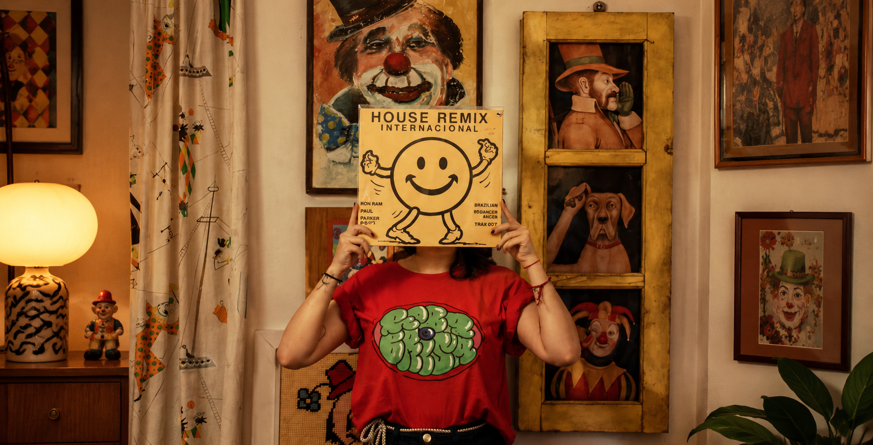 Banner Roba Brisa com destaque para camisetas autorais e visual urbano