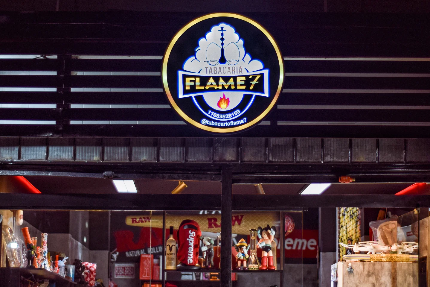 Fachada da Headshop Flame 7